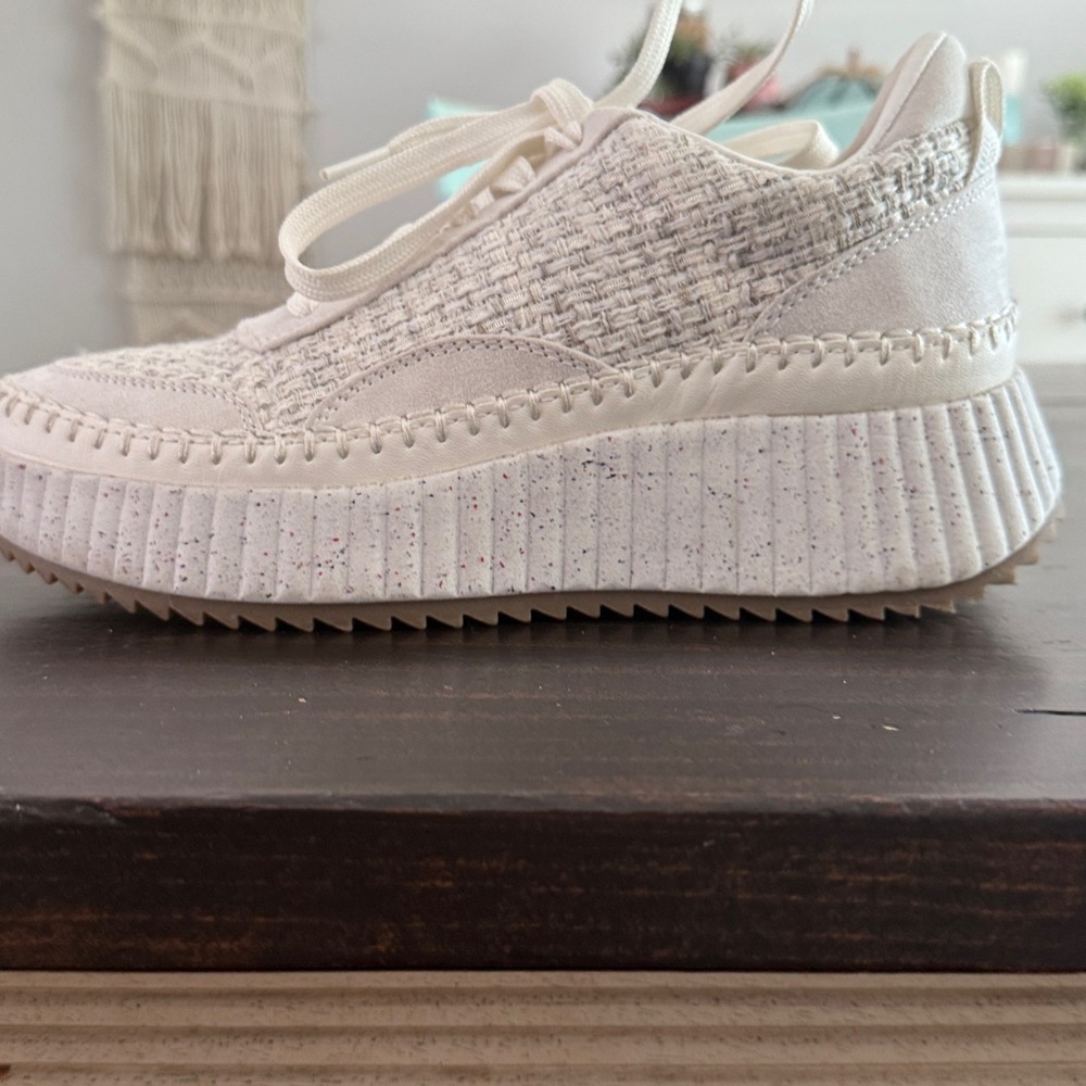 Universal Thread Cream Platform Sneakers - Picture 3 of 6